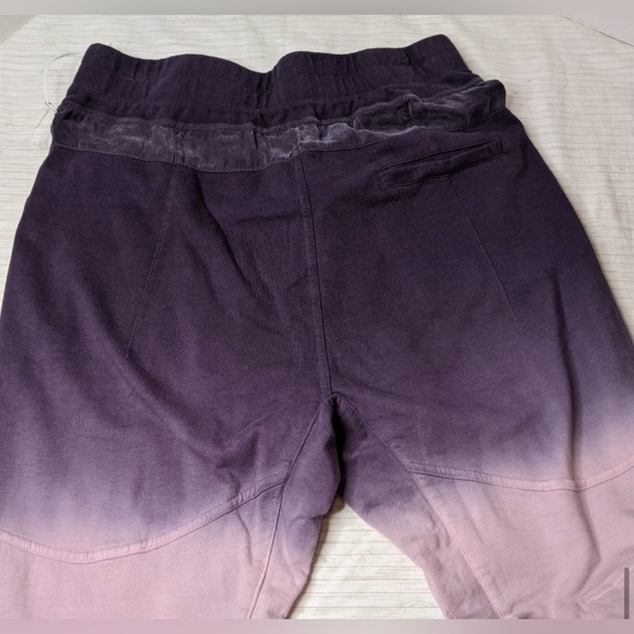 Young Fabulous & Young NWT . Ombre effect, purple to lavender to peachy pink. M - Picture 2 of 6